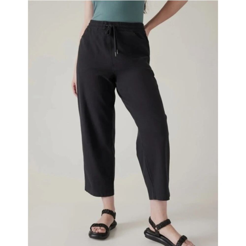 Athleta Farallon Pants Straight Leg Drawstring Waist Black Crop Pants Size XS